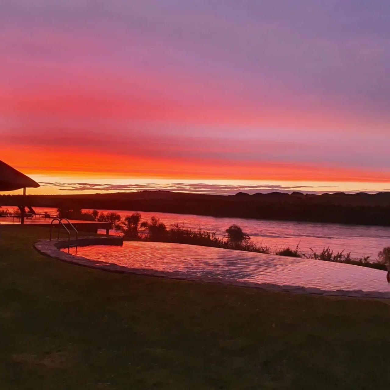 Tzamenkomst River Lodge Colesberg Dış mekan fotoğraf